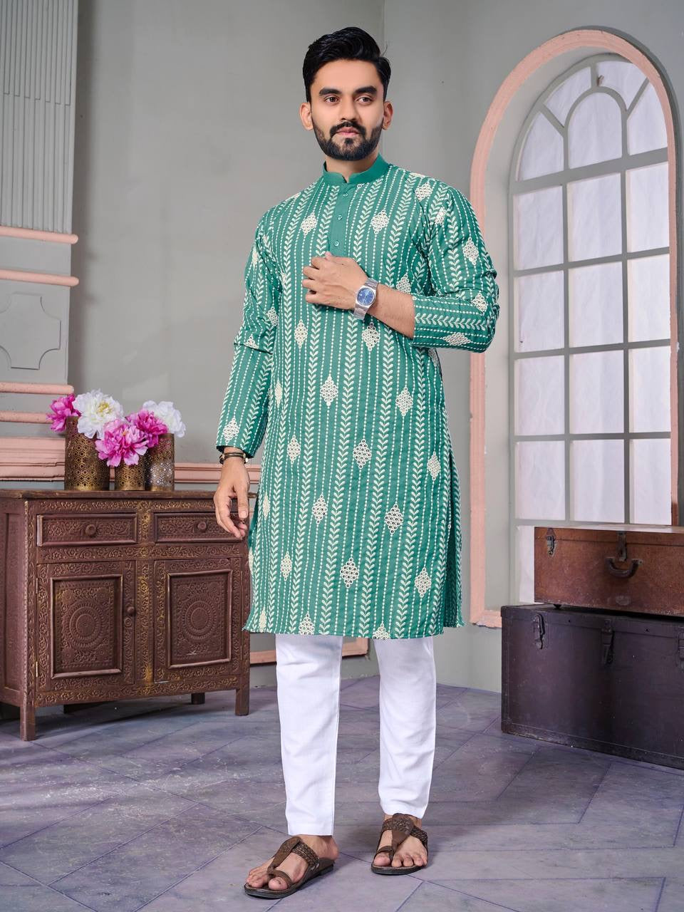 Exquisite thread work Men Kurta