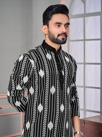 Exquisite thread work Men Kurta