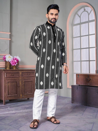 Exquisite thread work Men Kurta