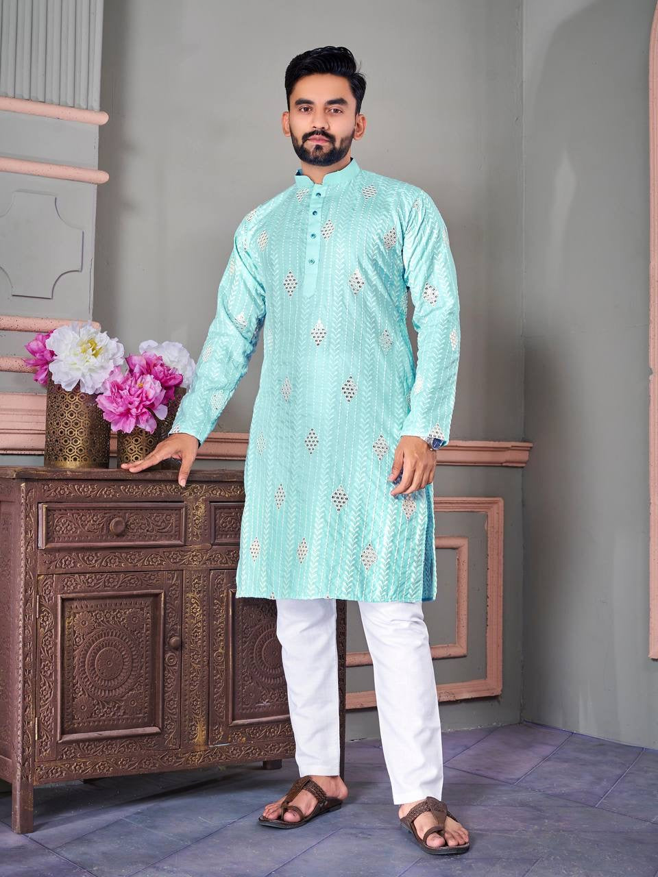 Exquisite thread work Men Kurta