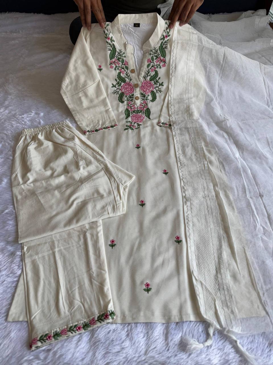 Laksharaa Sarees Cream Floral Kadhi Cotton Kurti Set Cream